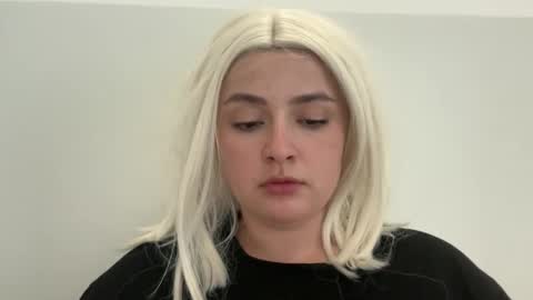 emily_morning_dew online show from 04/05/26, 03:53