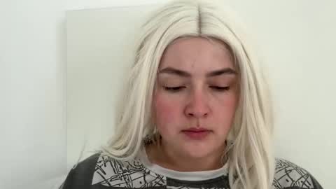 emily_morning_dew online show from 04/14/26, 05:46