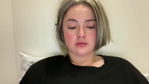 emily_morning_dew online show from 04/28/26, 03:00