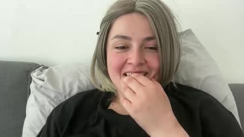 emily_morning_dew online show from 05/14/26, 07:04
