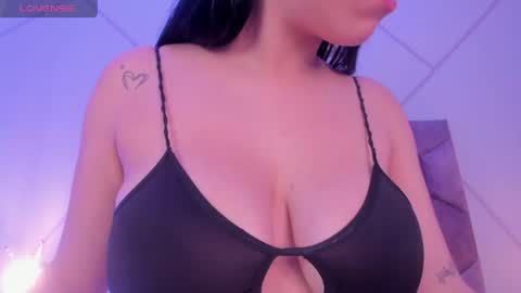 emily_nova_ online show from 04/16/26, 12:06