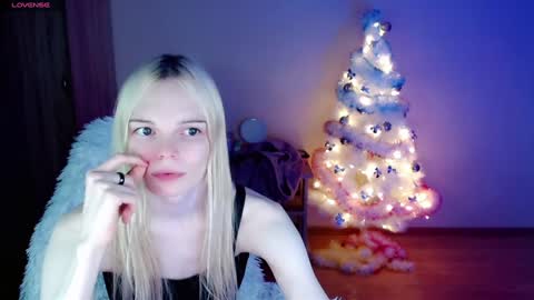 Snapshot of emily_nyaffe chatting on 12/23/24, 11:49 Lia online show from 12/23/24, 11:49