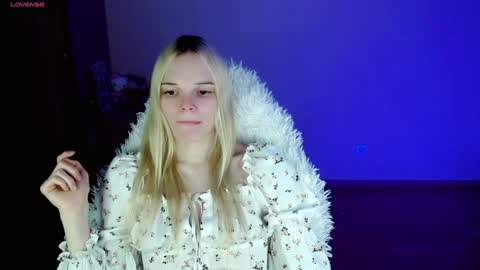 Snapshot of emily_nyaffe chatting on 01/18/25, 01:30 Lia online show from 01/18/25, 01:30