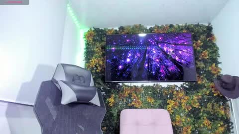 emily_palmeer online show from 04/14/26, 07:47