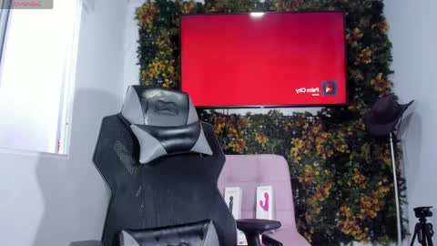 emily_palmeer online show from 04/19/26, 11:42