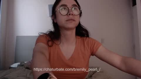 emily_pearl_ online show from 02/02/25, 08:51