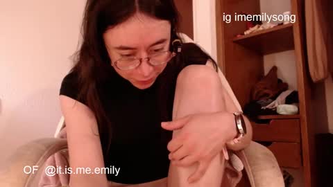 emily_pearl_ online show from 02/18/26, 10:28