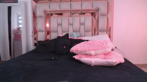 emily online show from 04/21/26, 01:42