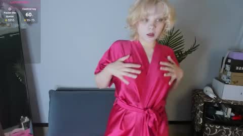 emily_relishh online show from 02/18/26, 05:25