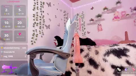 Snapshot of emily_restrepoo chatting on 03/07/25, 08:23 Emily online show from 03/07/25, 08:23