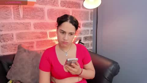 Snapshot of emily_roberts1 chatting on 01/18/25, 03:20 Emily  online show from 01/18/25, 03:20