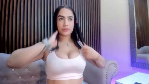 Snapshot of emily_roberts1 chatting on 02/11/25, 04:13 Emily  online show from 02/11/25, 04:13