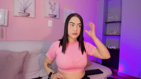 Snapshot of emily_roberts1 chatting on 02/19/25, 12:22 Emily  online show from 02/19/25, 12:22