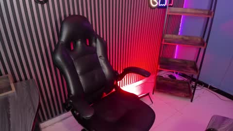 Snapshot of emily_roberts1 chatting on 03/07/25, 11:38 Emily  online show from 03/07/25, 11:38