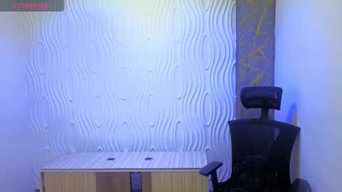 Snapshot of emily_rosse04 chatting on 09/09/25, 12:15 online show from 09/09/25, 12:15