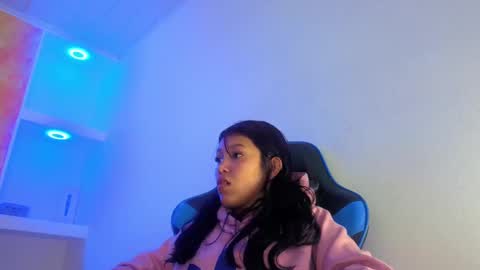 Snapshot of emily_rosse04 chatting on 09/30/25, 01:38 online show from 09/30/25, 01:38