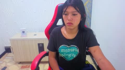 Snapshot of emily_rosse04 chatting on 10/14/25, 12:06 online show from 10/14/25, 12:06