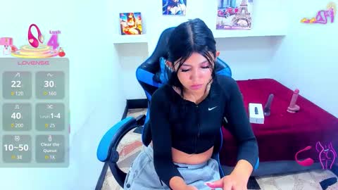 Snapshot of emily_rosse04 chatting on 01/19/26, 12:42 online show from 01/19/26, 12:42