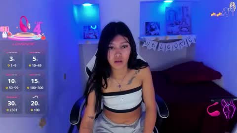 Snapshot of emily_rosse04 chatting on 02/16/26, 12:45 online show from 02/16/26, 12:45