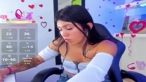 Snapshot of emily_rosse04 chatting on 03/14/26, 04:34 online show from 03/14/26, 04:34