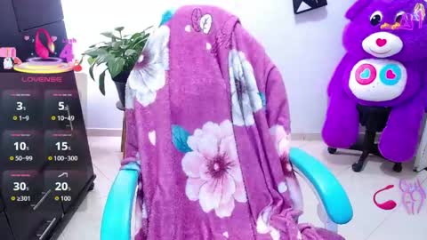 Snapshot of emily_rosse04 chatting on 04/20/26, 12:30 online show from 04/20/26, 12:30