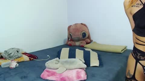 Snapshot of emily_rousxxx chatting on 12/21/25, 09:33 Emily IGEmmily Baussa online show from 12/21/25, 09:33