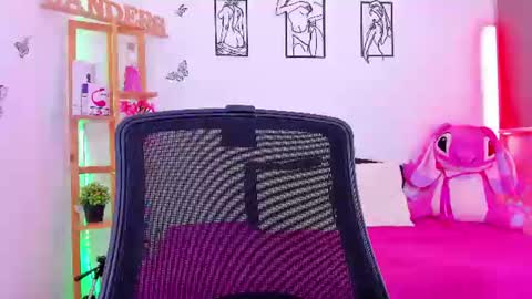 Snapshot of emily_sanderss1 chatting on 07/29/26, 10:08 Emily online show from 07/29/26, 10:08