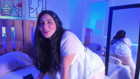 Emilly online show from 03/25/26, 08:26