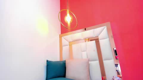 Snapshot of emily_sexy3 chatting on 01/13/25, 02:42 Emily online show from 01/13/25, 02:42