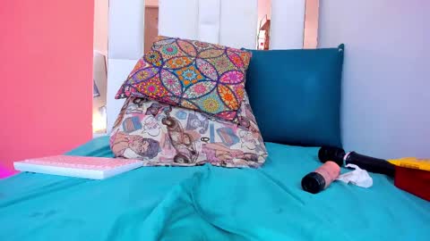 Snapshot of emily_sexy3 chatting on 03/09/25, 02:21 Emily online show from 03/09/25, 02:21