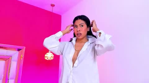 Snapshot of emily_sexy3 chatting on 09/17/25, 11:34 Emily online show from 09/17/25, 11:34