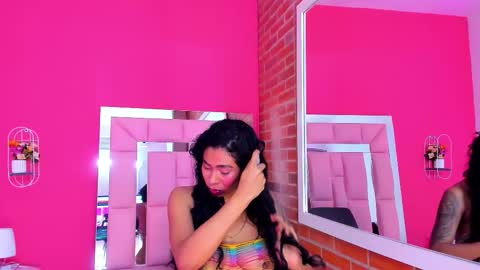 Snapshot of emily_sexy3 chatting on 09/24/25, 11:35 Emily online show from 09/24/25, 11:35