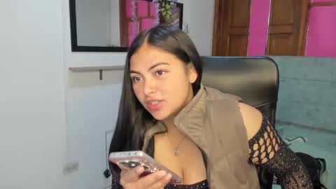 Emily Simt  online show from 04/28/26, 12:43