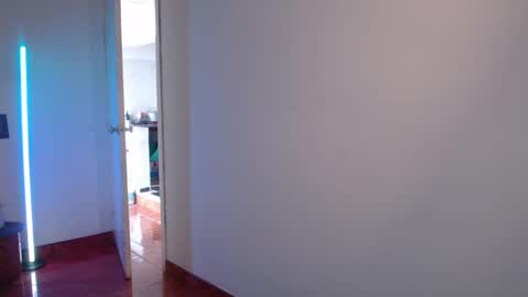 Snapshot of emily_swan_04 chatting on 01/17/25, 05:41 Emily  Swan online show from 01/17/25, 05:41