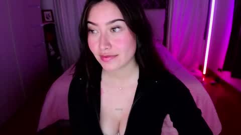 Snapshot of emily_swan_04 chatting on 12/20/25, 03:46 Emily Swan online show from 12/20/25, 03:46