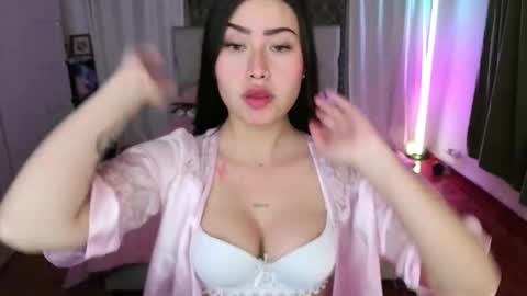 Snapshot of emily_swan_04 chatting on 01/13/26, 03:56 Emily Swan online show from 01/13/26, 03:56