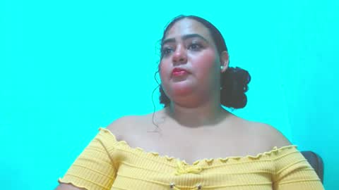 Snapshot of emily_sweet_23 chatting on 12/25/24, 02:14 Liss online show from 12/25/24, 02:14