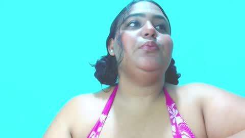Snapshot of emily_sweet_23 chatting on 02/15/25, 12:37 Liss online show from 02/15/25, 12:37