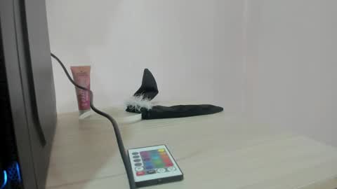 Emily online show from 02/28/25, 12:09