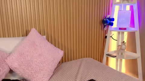 Emily online show from 07/10/26, 12:19