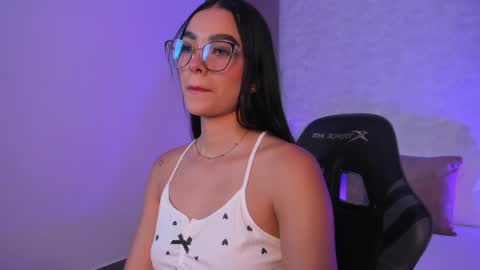 emily_tolson online show from 04/01/26, 06:16