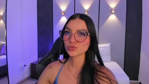 Snapshot of emily_tolson chatting on 05/11/26, 09:23 emily_tolson online show from 05/11/26, 09:23