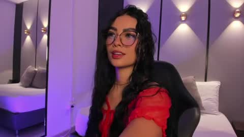 Snapshot of emily_tolson chatting on 06/11/26, 08:29 emily_tolson online show from 06/11/26, 08:29