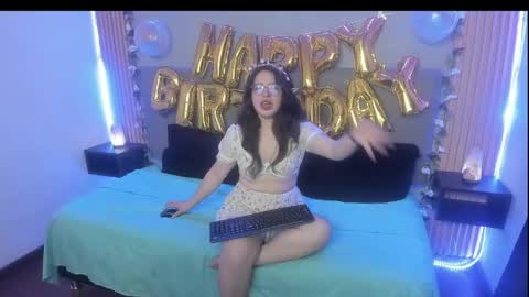 Snapshot of emily_tulip chatting on 06/05/26, 11:49 Vanesa online show from 06/05/26, 11:49
