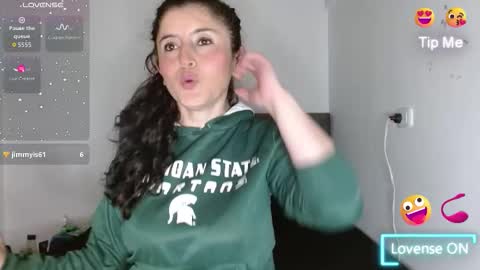 Snapshot of emily_white00 chatting on 10/18/25, 02:25 emily online show from 10/18/25, 02:25
