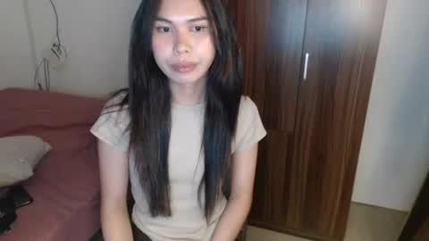 emily_xo143 online show from 02/24/26, 05:05