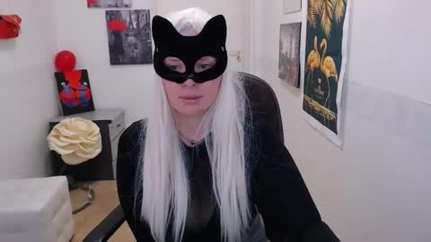 Emily online show from 02/07/25, 01:11