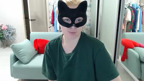 Emily online show from 03/11/26, 06:25