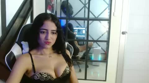 Snapshot of emily_zc1 chatting on 09/12/25, 03:28 EMILY online show from 09/12/25, 03:28