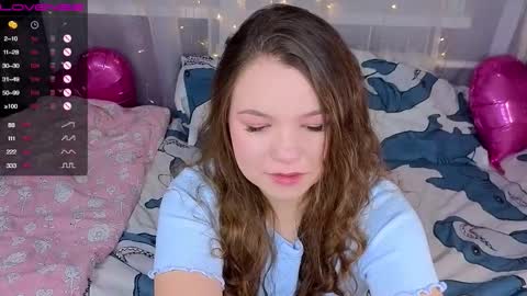 Snapshot of emilyart_ chatting on 11/10/25, 08:08 artist Emily online show from 11/10/25, 08:08